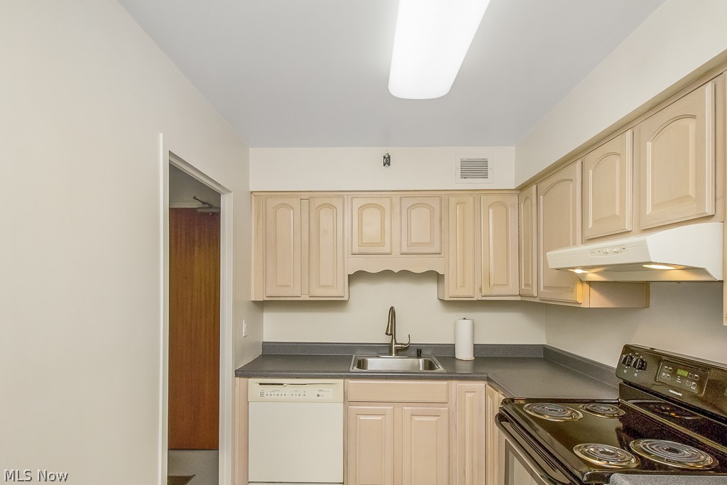 Marine Towers East Condo - Residential