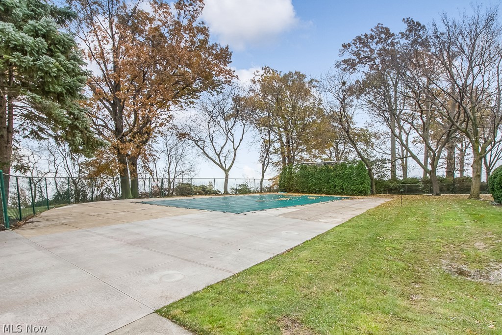 Marine Towers East Condo - Residential