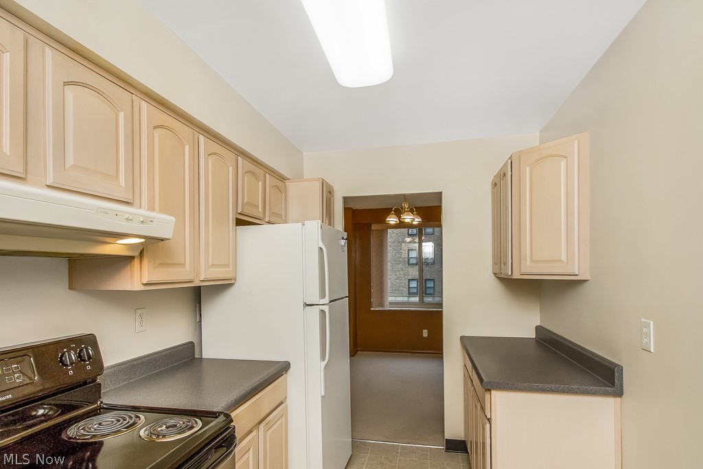 Marine Towers East Condo - Residential