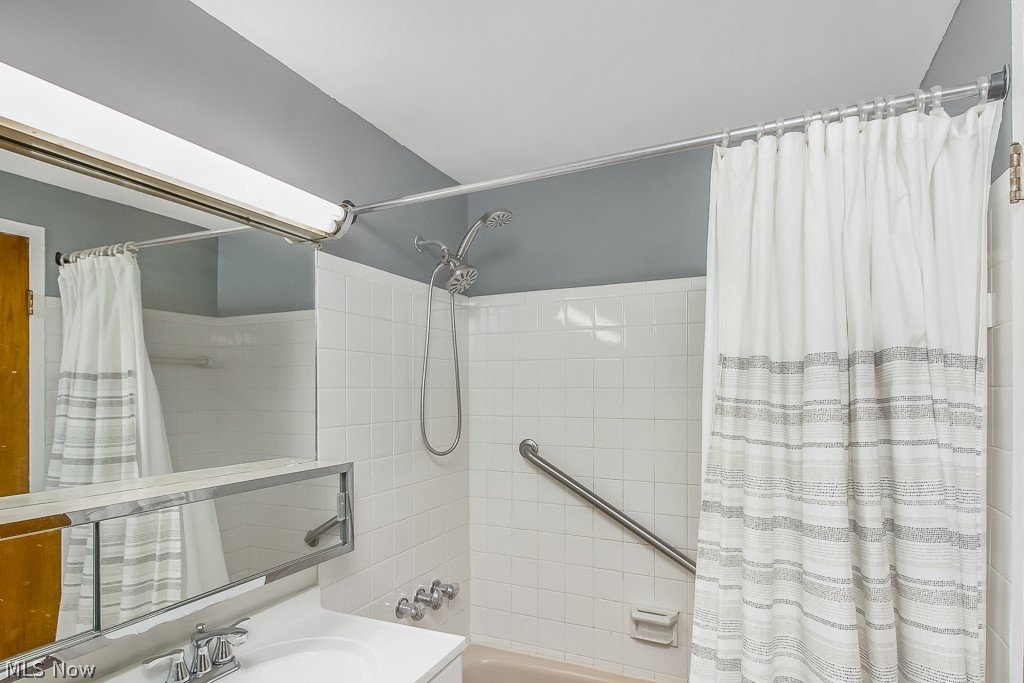 Marine Towers East Condo - Residential