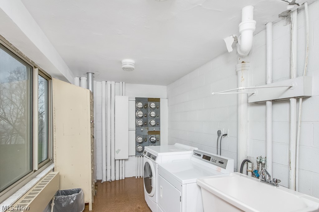 Marine Towers East Condo - Residential