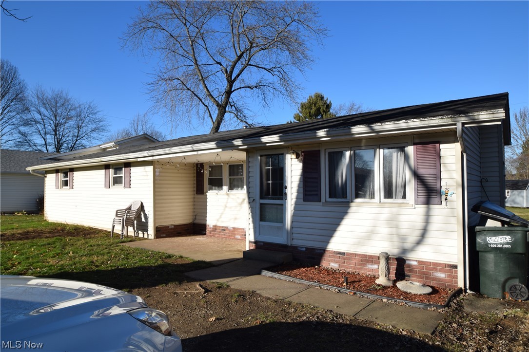 Nice starter property. Nice double lot, level and in an attractive neighborhood, it would make a good place to build a future home. Nearby amenities include baseball fields, trailhead to the Ohio/Erie Canal bicycling and hiking trail, and access to the Tuscarawas River if you like to kayak. Immediate possession so let's get going!