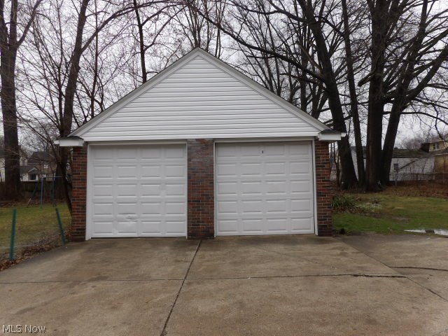 H W Davis Land Co - Residential Lease