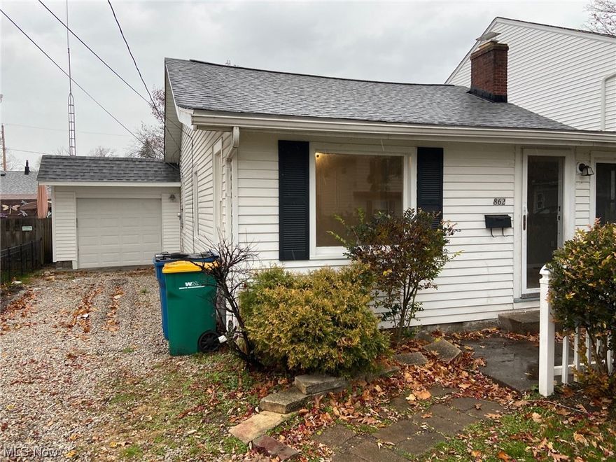 Super Cute Updated 3 Bedroom Ranch with Central AC, fenced in back-yard and 1 car garage. 
Steps from Osborne Park and Lake Erie !!!
Contact us today to schedule a showing !