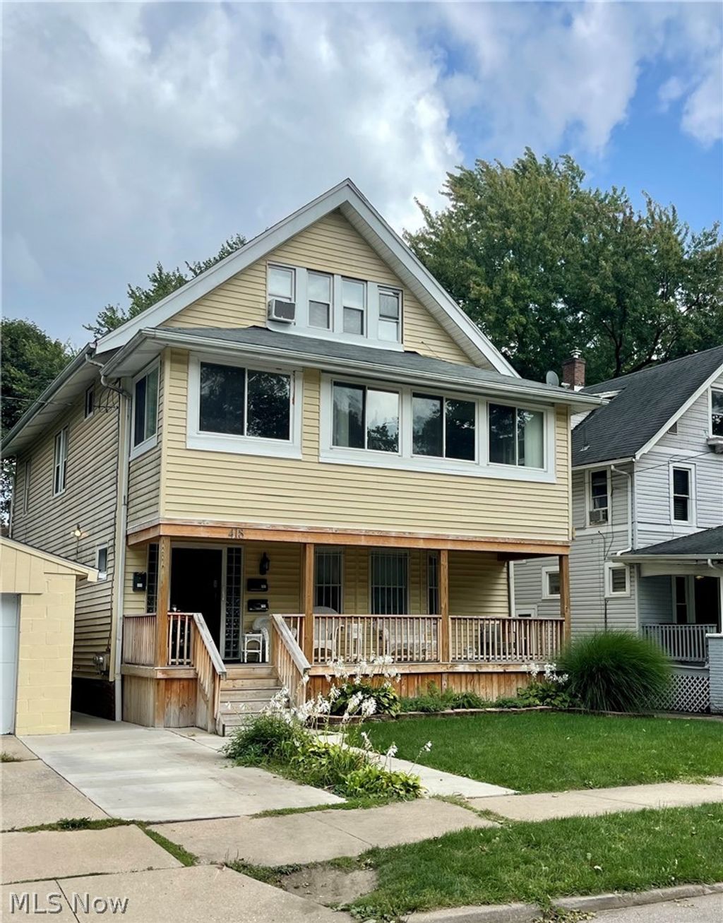 Photo of 418 Crestwood Avenue #1, Akron, OH 44302 (MLS # 5198348)