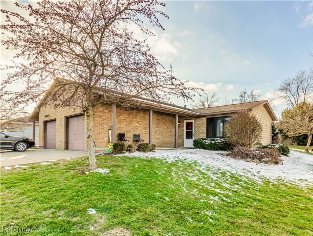 Photo of 6807 Sun Valley Avenue NE, Canton, OH 44721 (MLS # 5177285)