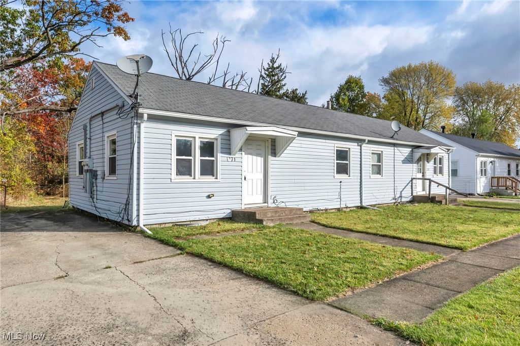 Photo of 1771 E 37th Street, Lorain, OH 44055 (MLS # 5168220)