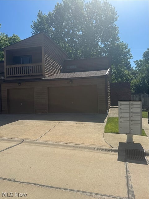Condo For Sale - 131 Kimrose Lane<br/> Broadview Heights, OH 44147