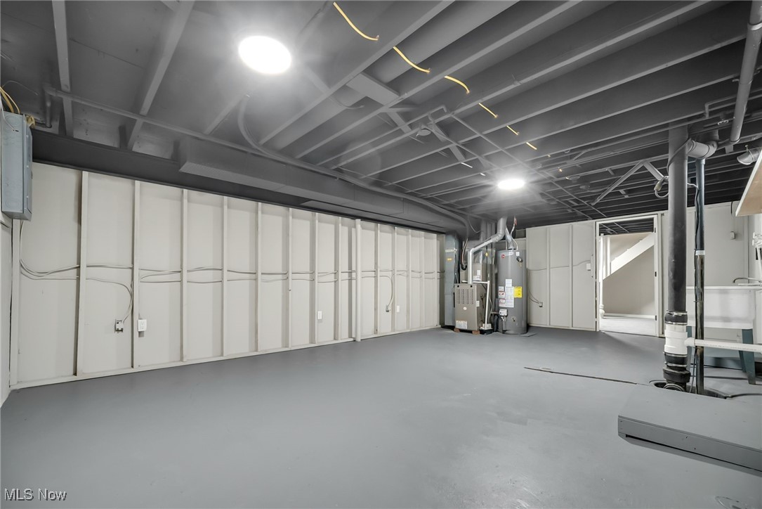 3039 Starlite Drive, Warren, Ohio image 37