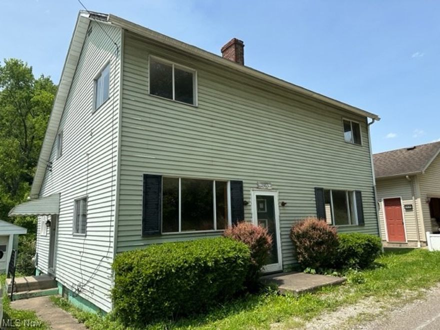 Come check out this home. It offers a one car garage, level lot, and a stream flowing off the back yard. Step inside to find a eat in kitchen, first floor master, large dining and living room. Upstairs you will find two additional bedrooms with walk in closets. Call Today to tour this home.