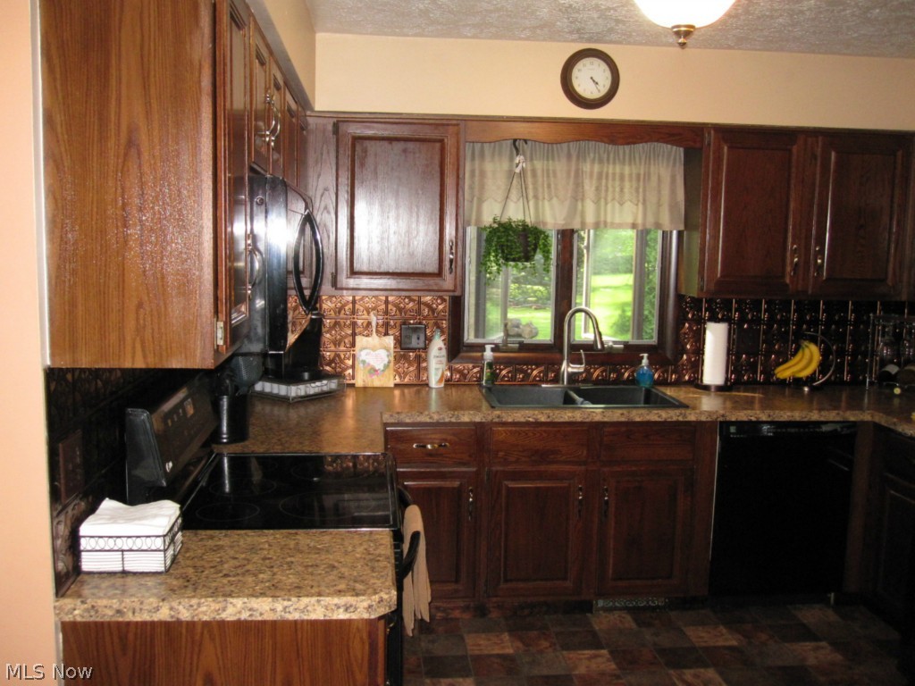 James Realty - Residential