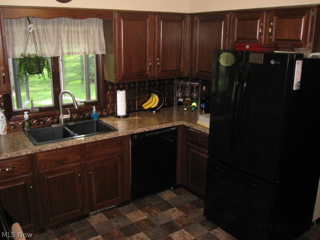 James Realty - Residential