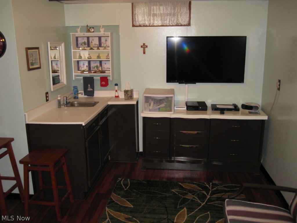 James Realty - Residential