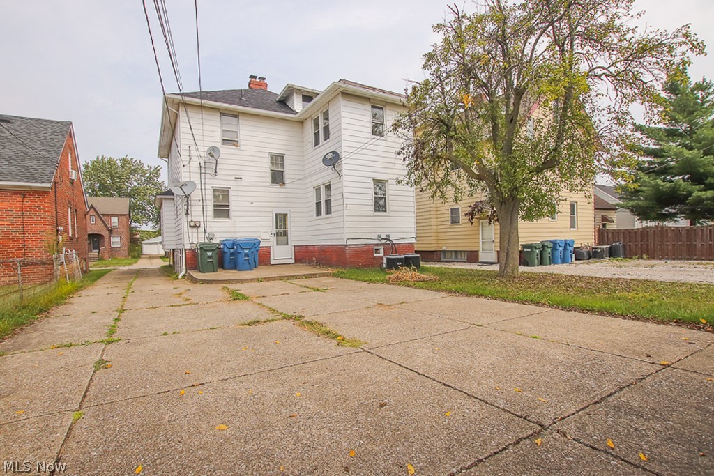 Tuxedo Farms - Residential Lease