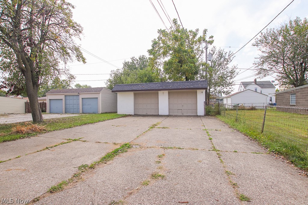 Tuxedo Farms - Residential Lease