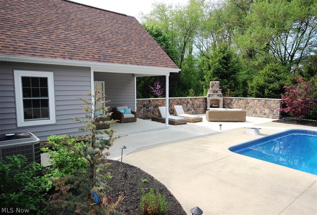 Foxchase Hills - Residential