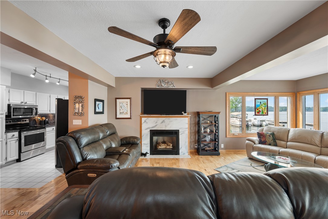 Caston - Residential