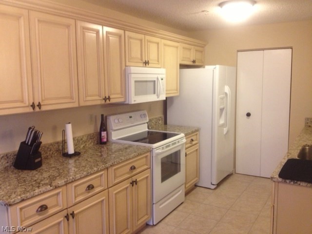 Fox Hol/Woodhawk Condo Ph #1 - Residential