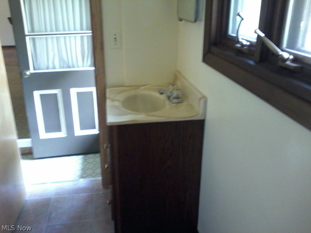 Zane R & Virjean Tollis Falls - Residential