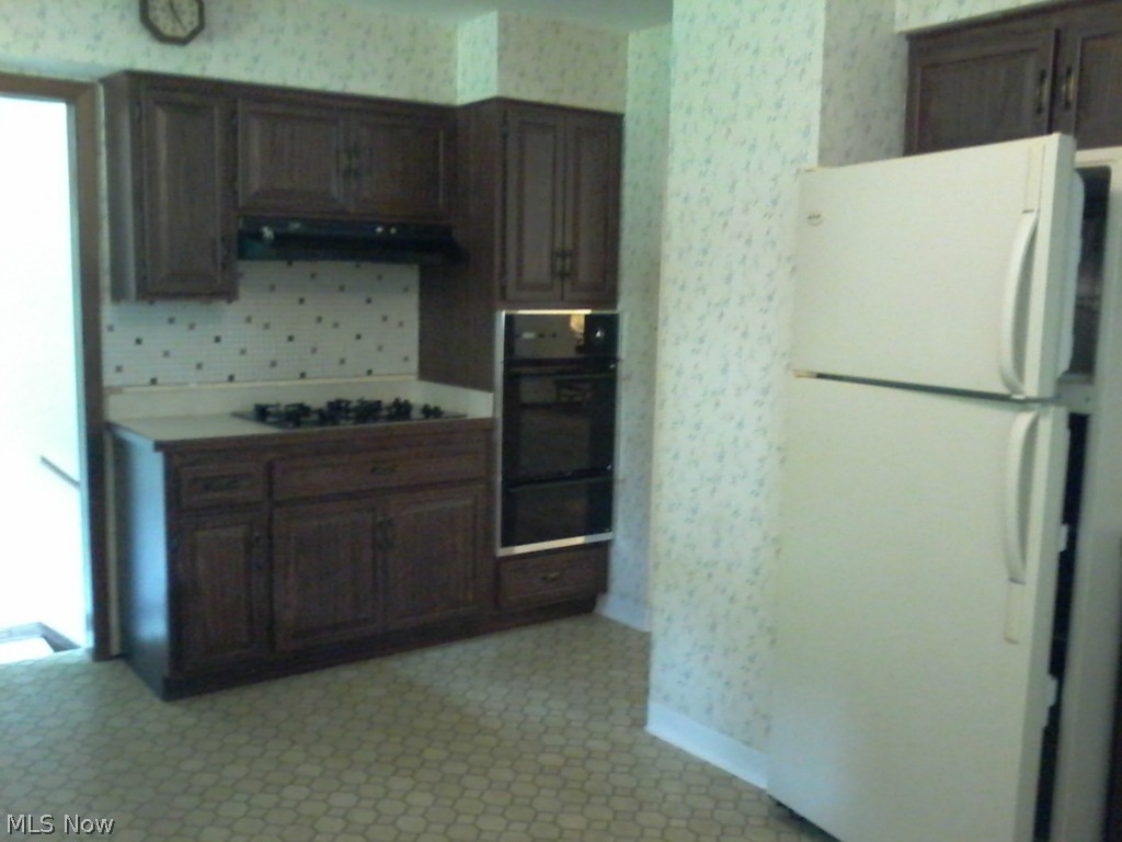 Zane R & Virjean Tollis Falls - Residential