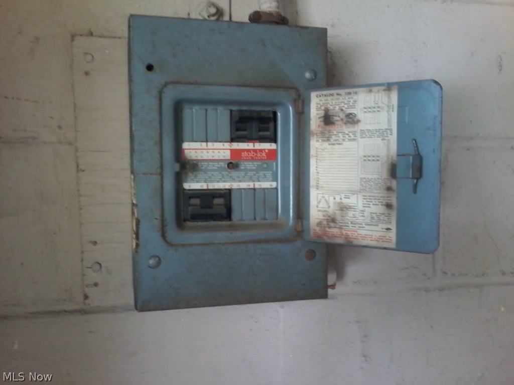 Zane R & Virjean Tollis Falls - Residential