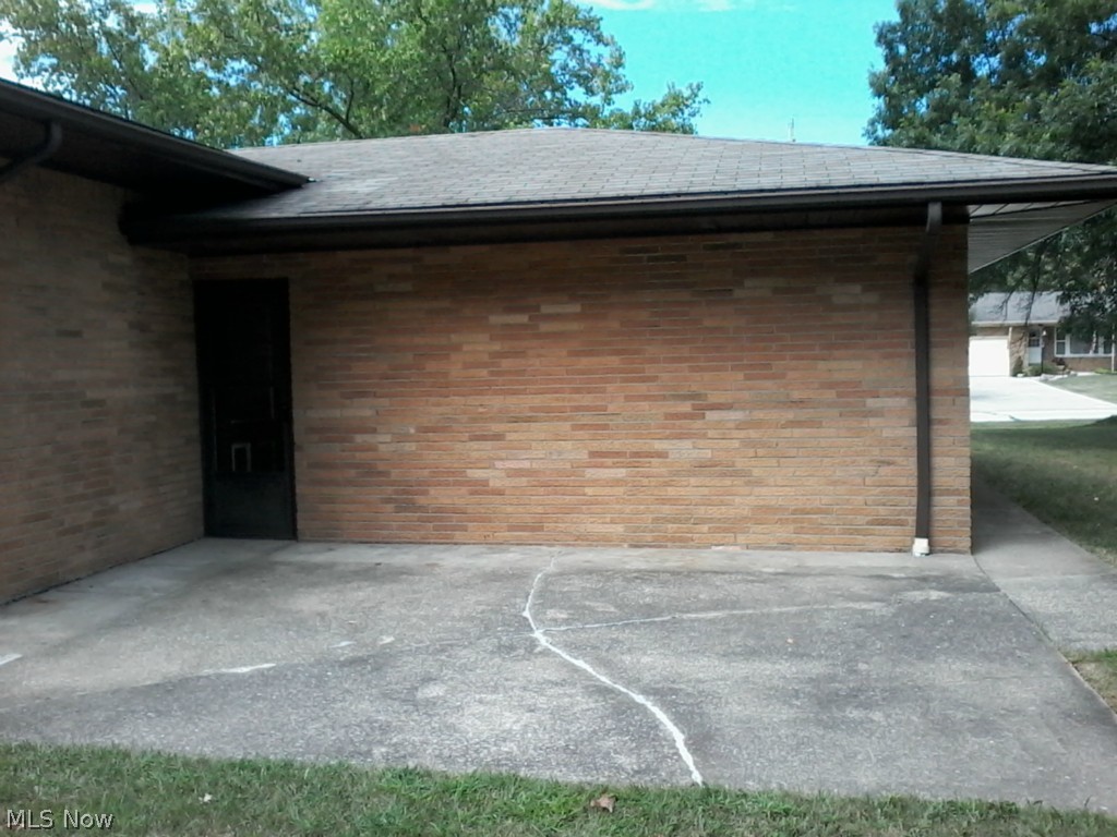 Zane R & Virjean Tollis Falls - Residential