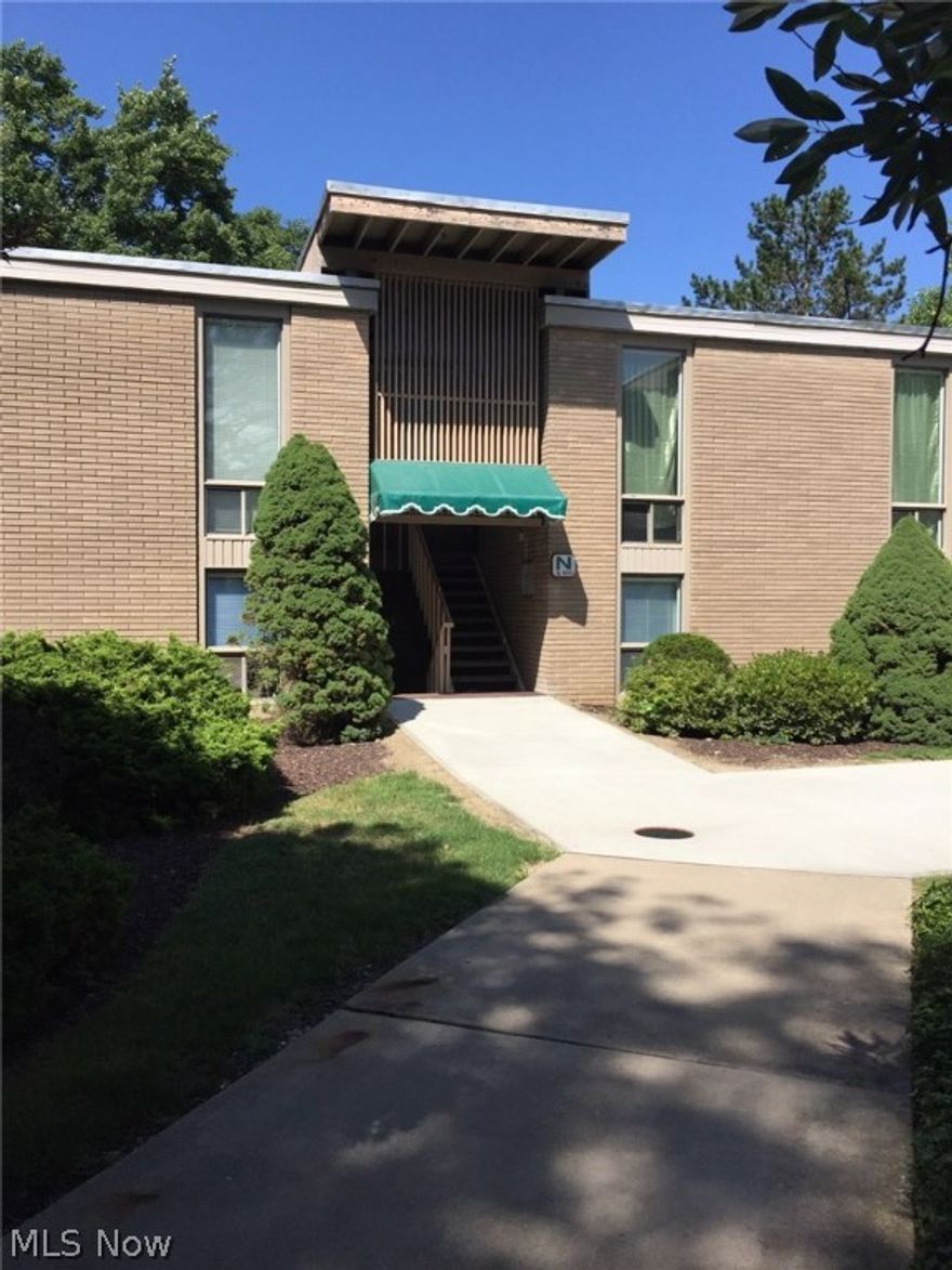 Affordable Condo in the Heart of Brecksville.  Walk to shopping, dining, library, and recreation center. Spacious family room has sliding glass door leading to a covered 12x7 porch with newer railings. Dining area flows from the family room with an open concept feeling.  Newer Furnace and Central Air. This unit comes with a carport. Leasing is allowed. Don't miss out on this one.
