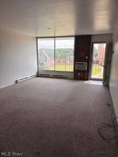 Tiny photo for 2331 E Market Street #318, Akron, OH 44312 (MLS # 5205575)