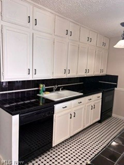 Tiny photo for 2331 E Market Street #318, Akron, OH 44312 (MLS # 5205575)