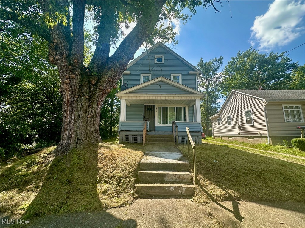 Let us present 2302 9th St SW; a spacious 3 bed, 1 bath home tucked away in the Kenmore neighborhood. Inside the home offers an amazing dining room that would be perfect for entertaining, while the backyard is perfect for the barbecue enthusiasts. SECTION 8 WELCOME. Resident is responsible for all utilities. Screening guidance includes 3:1 debt to income rental amount (excluding Section 8), a review of criminal background, eviction history (if any), credit history (preferred score of 600), employment history, and landlord reference. Call today to apply!