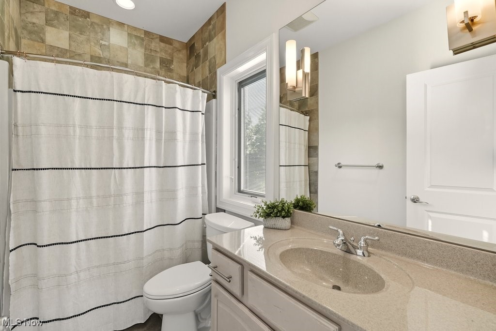 Highland Heights, Ohio 44143, United States, 4 Bedrooms Bedrooms, ,6 BathroomsBathrooms,Residential,Active,224510