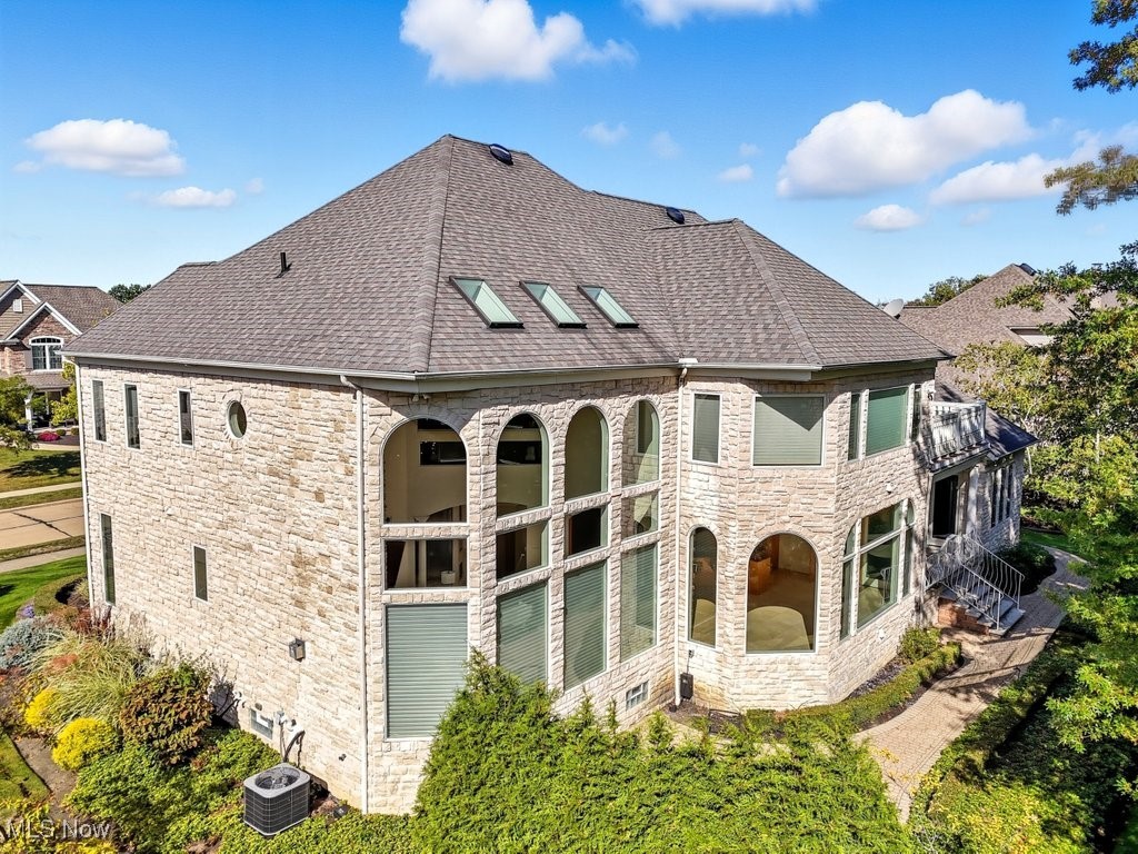 Highland Heights, Ohio 44143, United States, 4 Bedrooms Bedrooms, ,6 BathroomsBathrooms,Residential,Active,224510