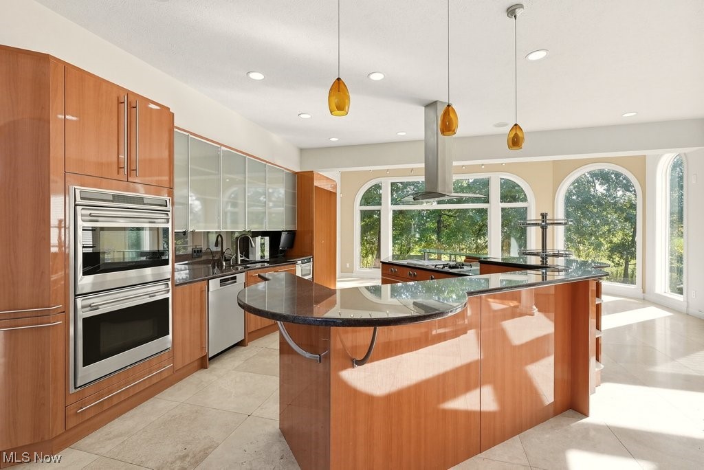 Highland Heights, Ohio 44143, United States, 4 Bedrooms Bedrooms, ,6 BathroomsBathrooms,Residential,Active,224510