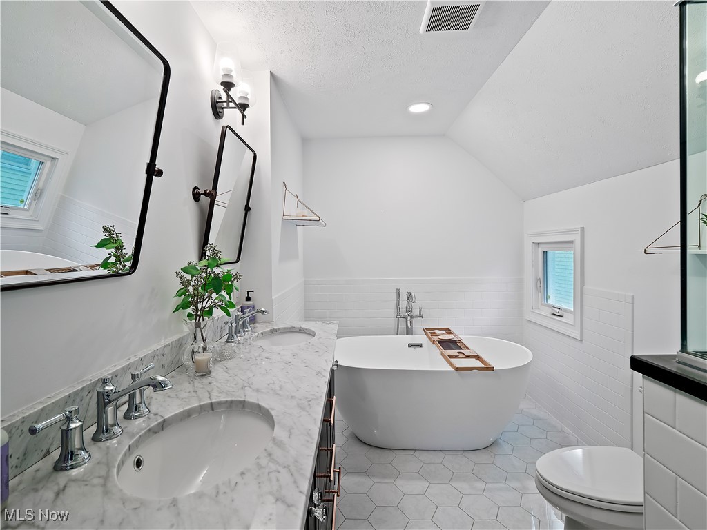 6213 W Clinton Avenue, Cleveland, Ohio image 28