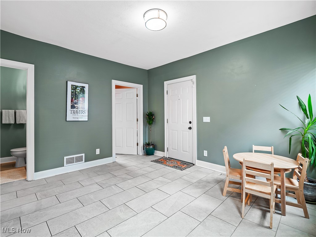 6213 W Clinton Avenue, Cleveland, Ohio image 21