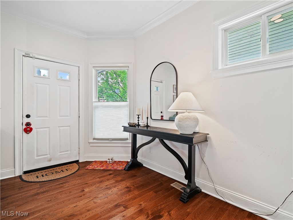 6213 W Clinton Avenue, Cleveland, Ohio image 3