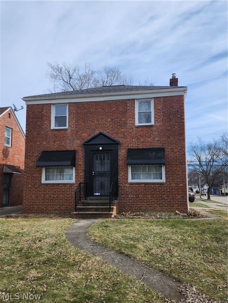 WELCOME TO THIS UPDATED BRICK 3 BEDROOM COLONIAL HOME. GREAT FOR AN INVESTOR OR OWNER OCCUPANT. THIS HOME HAS MANY UPDATES - ROOF, FURNACE ELECTRIC - 5 YRS OLD, KITCHEN, BATH AND APPLIANCES 4 YRS OLD, WINDOWS AND HOT WATER TANK 1.5 YRS OLD. FRESH PAINT AND FLOORING. NOTHING TO DO HERE BUT UNPACK AND ENJOY THE NEW YEAR IN YOUR NEW HOME.