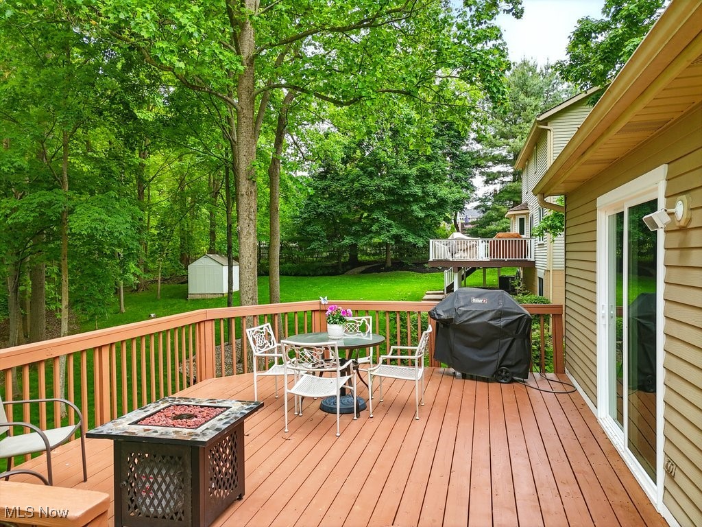 2932 Duquesne Drive, Stow, Ohio image 3