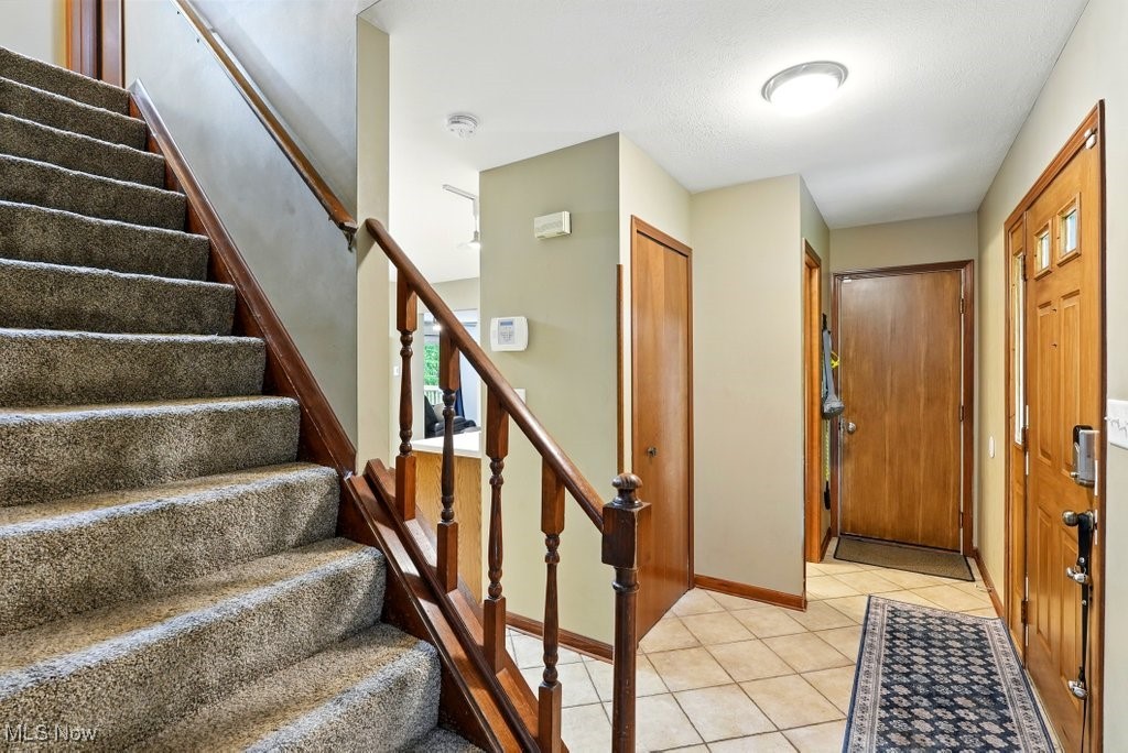 2932 Duquesne Drive, Stow, Ohio image 18