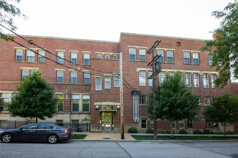 Photo for 3200 Franklin Boulevard 303