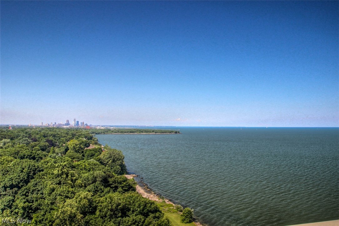 Bratenahl Place Condo - Residential Lease