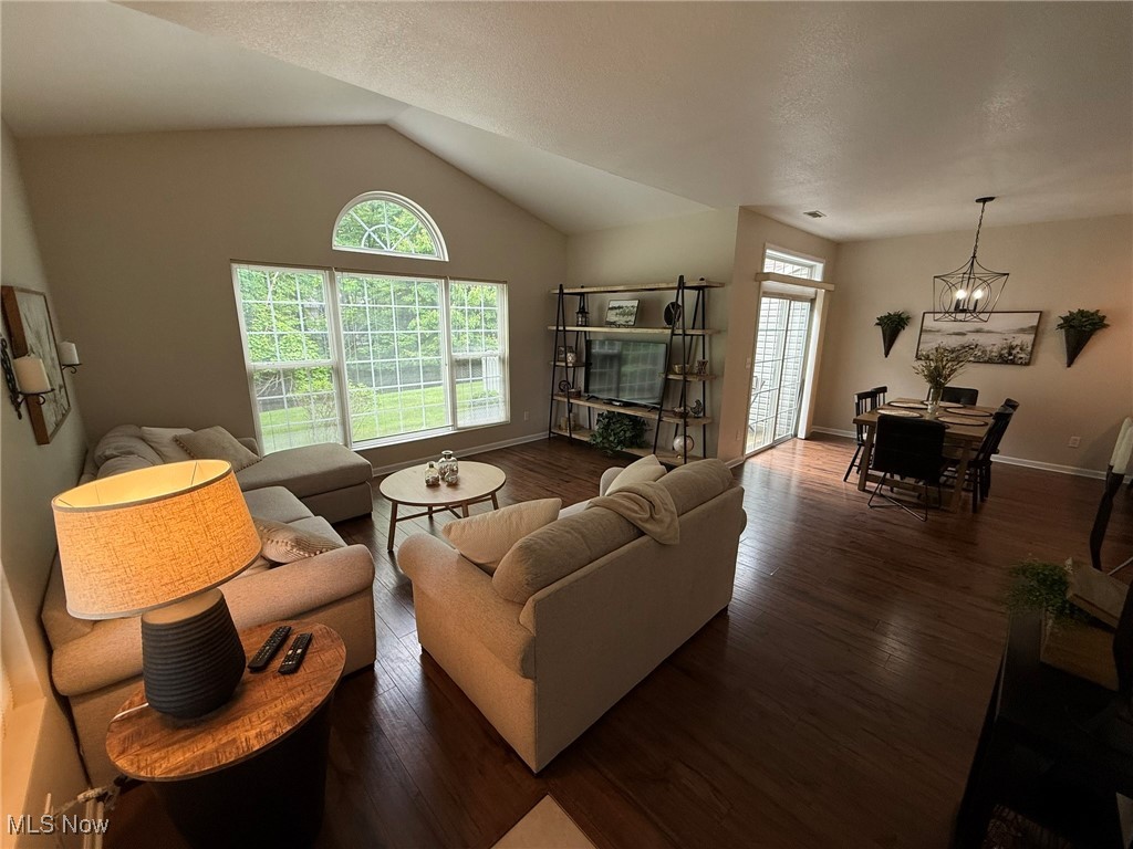 Clingan Xing Condo - Residential