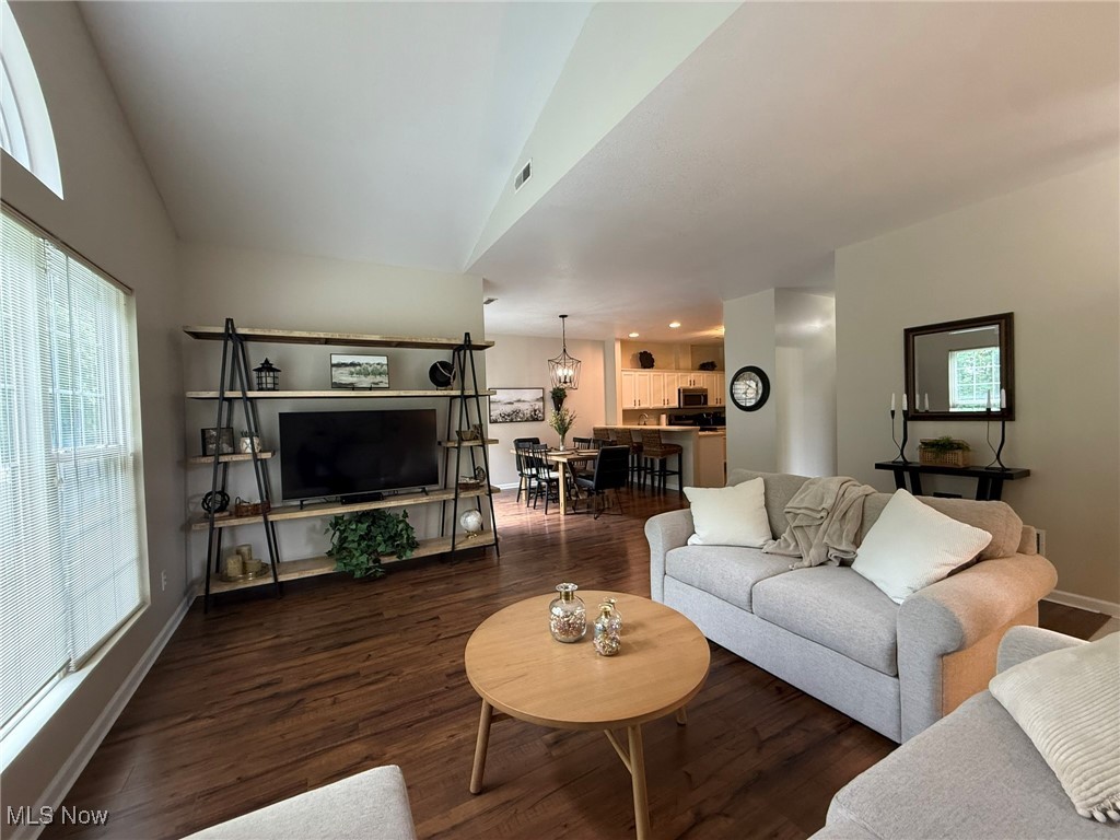 Clingan Xing Condo - Residential