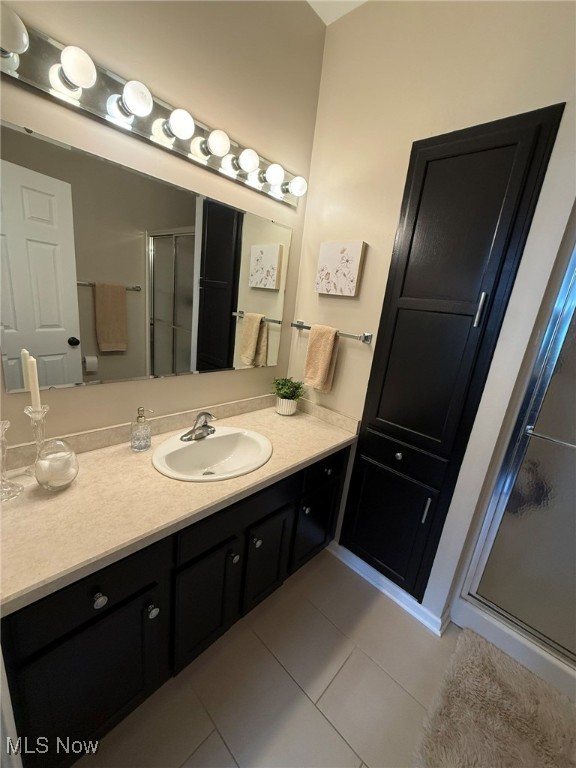 Clingan Xing Condo - Residential