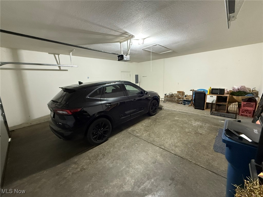 Clingan Xing Condo - Residential