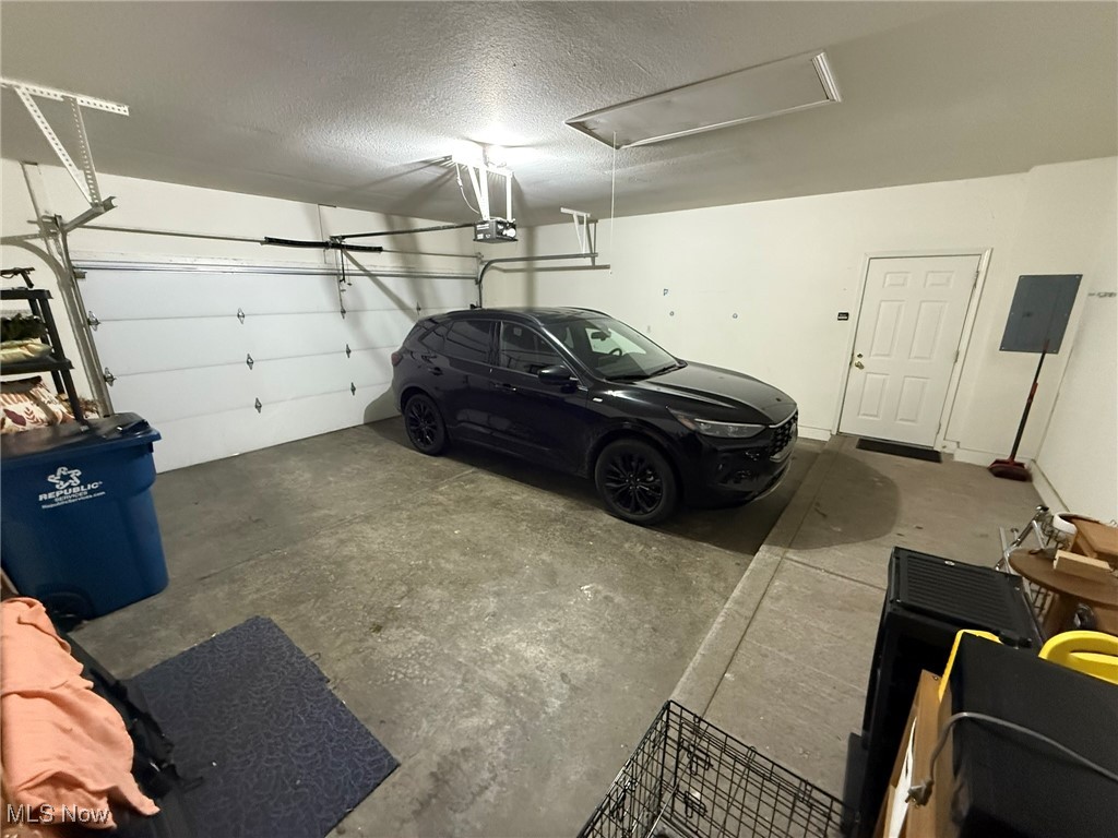 Clingan Xing Condo - Residential