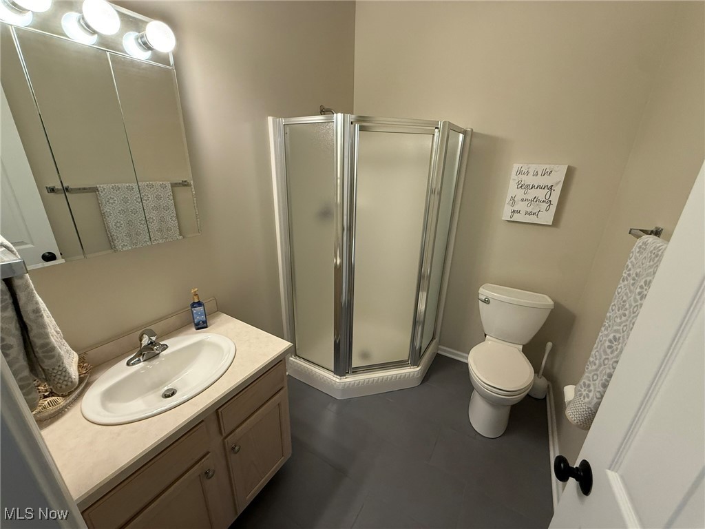 Clingan Xing Condo - Residential