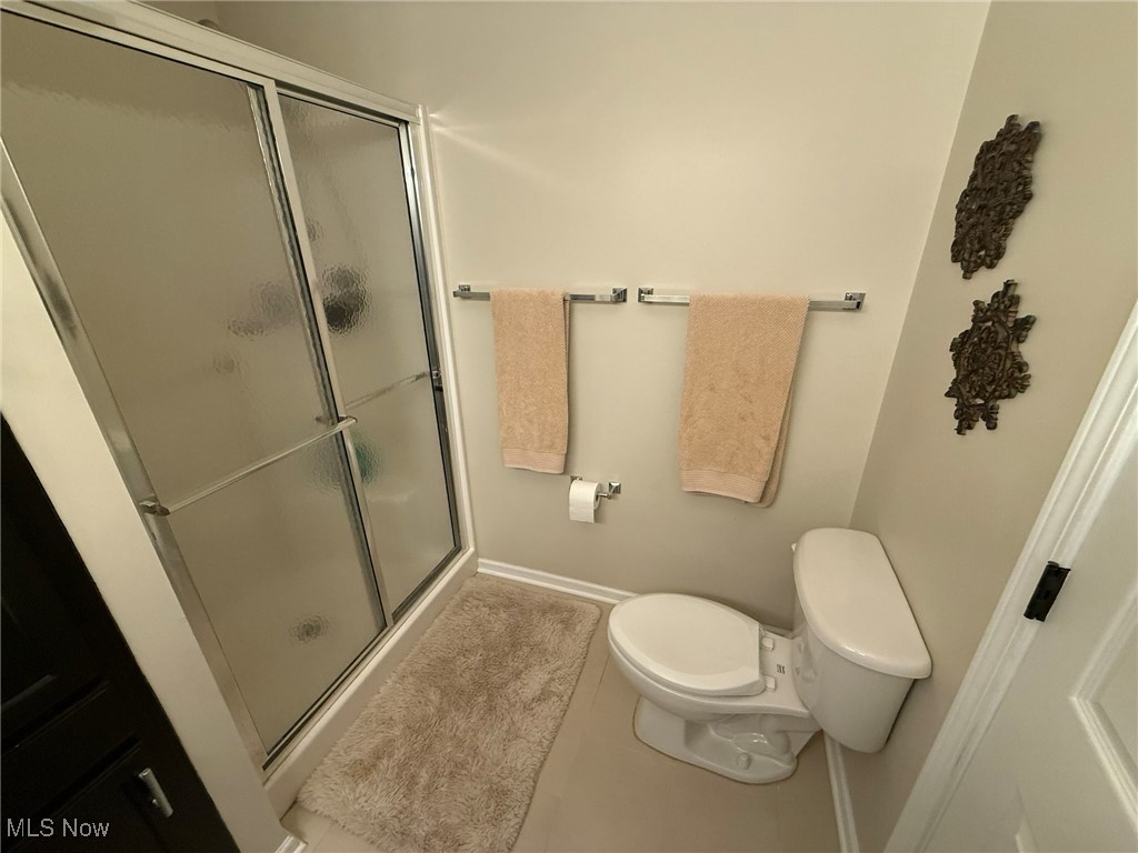 Clingan Xing Condo - Residential