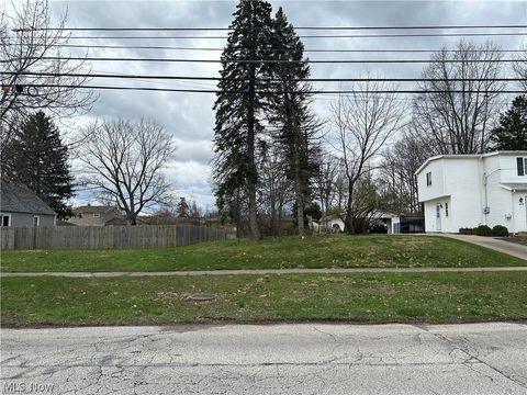 Photo of VL Grantwood Drive, Parma, OH 44134 (MLS # 5203172)