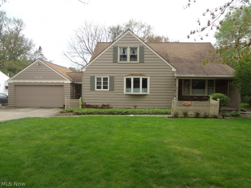 This lovely four bedroom cape cod is just waiting for new owners. Spacious rooms and abundant closets/storage space. Large living room for your family and company. Two bedrooms and full bath on first floor. Two over-sized bedrooms upstairs. Enjoy your meals looking out the bowed bay window. Full basement. Double attached garage. Large deck looking over your back yard. Walking distance to Hubbard school system.